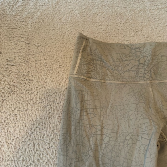 LULULEMON sz 6 Wunder Train High-Rise Crop Legging 23" in Thread Dye Rover Black - Picture 5 of 11